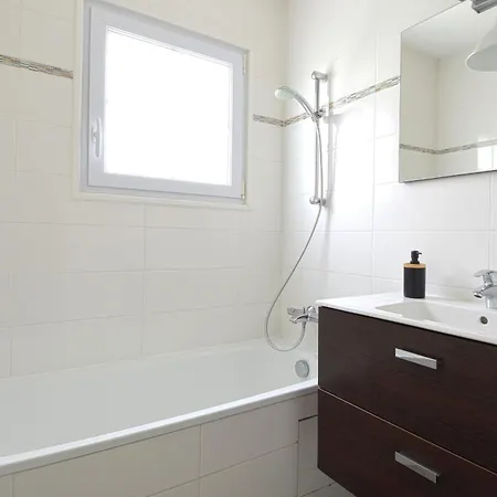 Maison Conviviale Pour 8 Avec Jardin A *