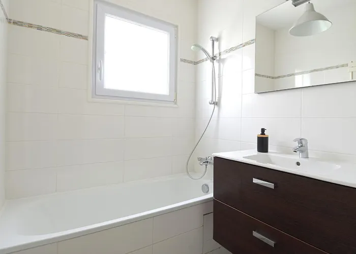 Maison Conviviale Pour 8 Avec Jardin à *